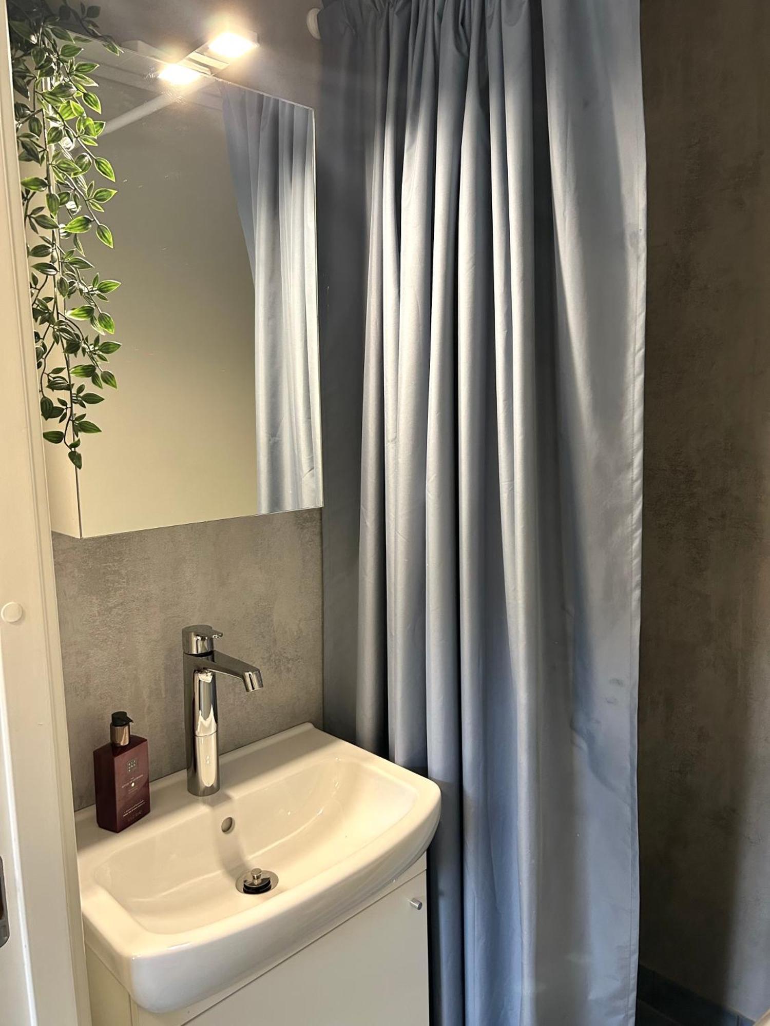 Newly Renovated Studio Apartment - Free Parking And Ev Docking Тронхейм Екстериор снимка